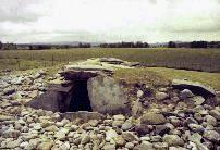 Nether Largie South chambered cairn, Mid Argyll, photographed in June 1990 (89 KB)